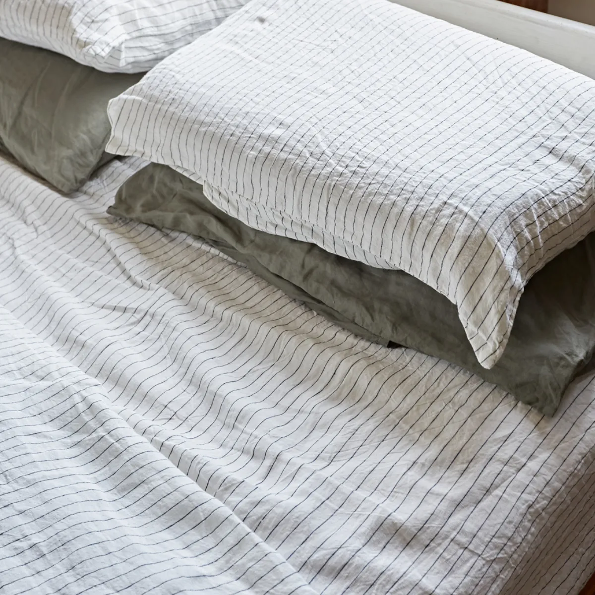 100% Linen Mixed Bedding Set - Khaki & Pinstripe Navy