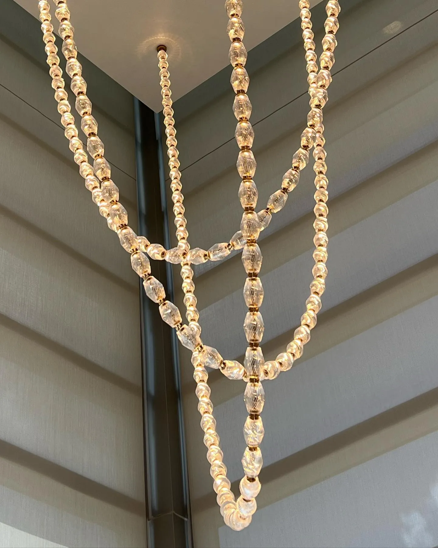 Creative Glass Pearl Necklace Pendant Chandelier for Living/Dining Room/Staircase