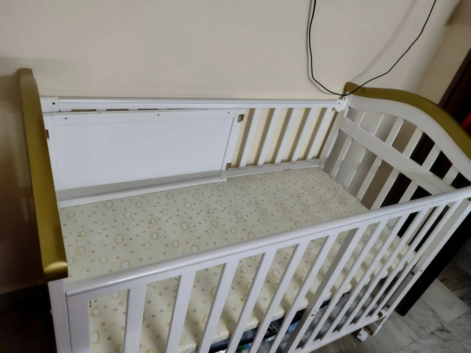 HUNY HUNY Crib 12 In 1 Rocking Cot , Dimensions: 123×66×100 cm