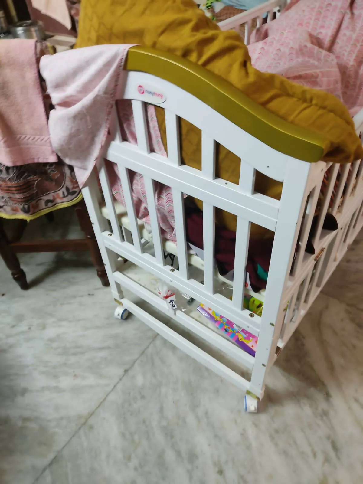 HUNY HUNY Crib 12 In 1 Rocking Cot , Dimensions: 123×66×100 cm