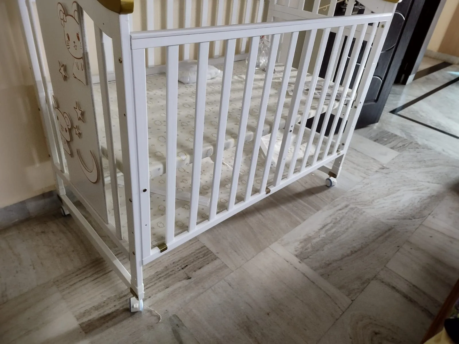 HUNY HUNY Crib 12 In 1 Rocking Cot , Dimensions: 123×66×100 cm