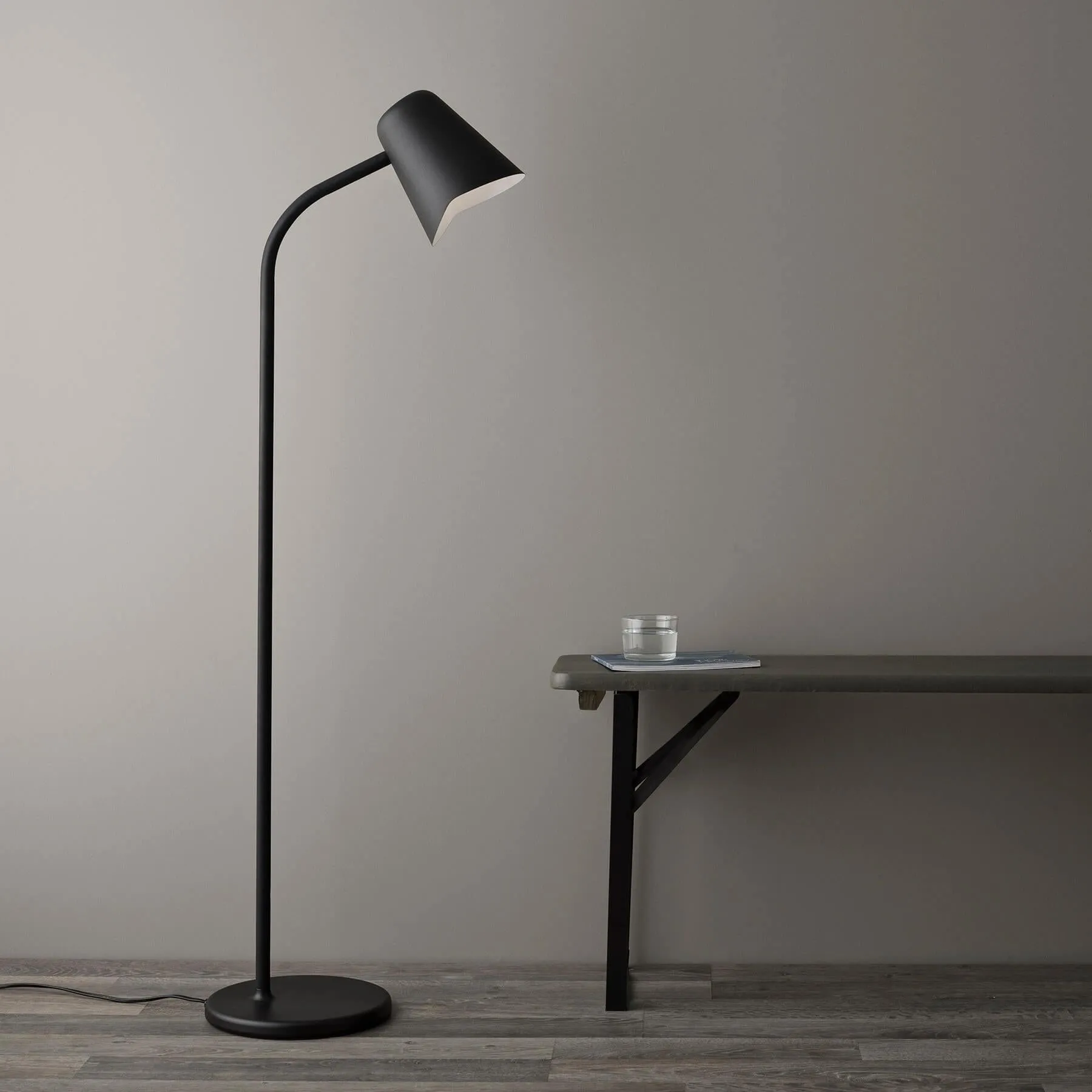 Me floor lamp E27