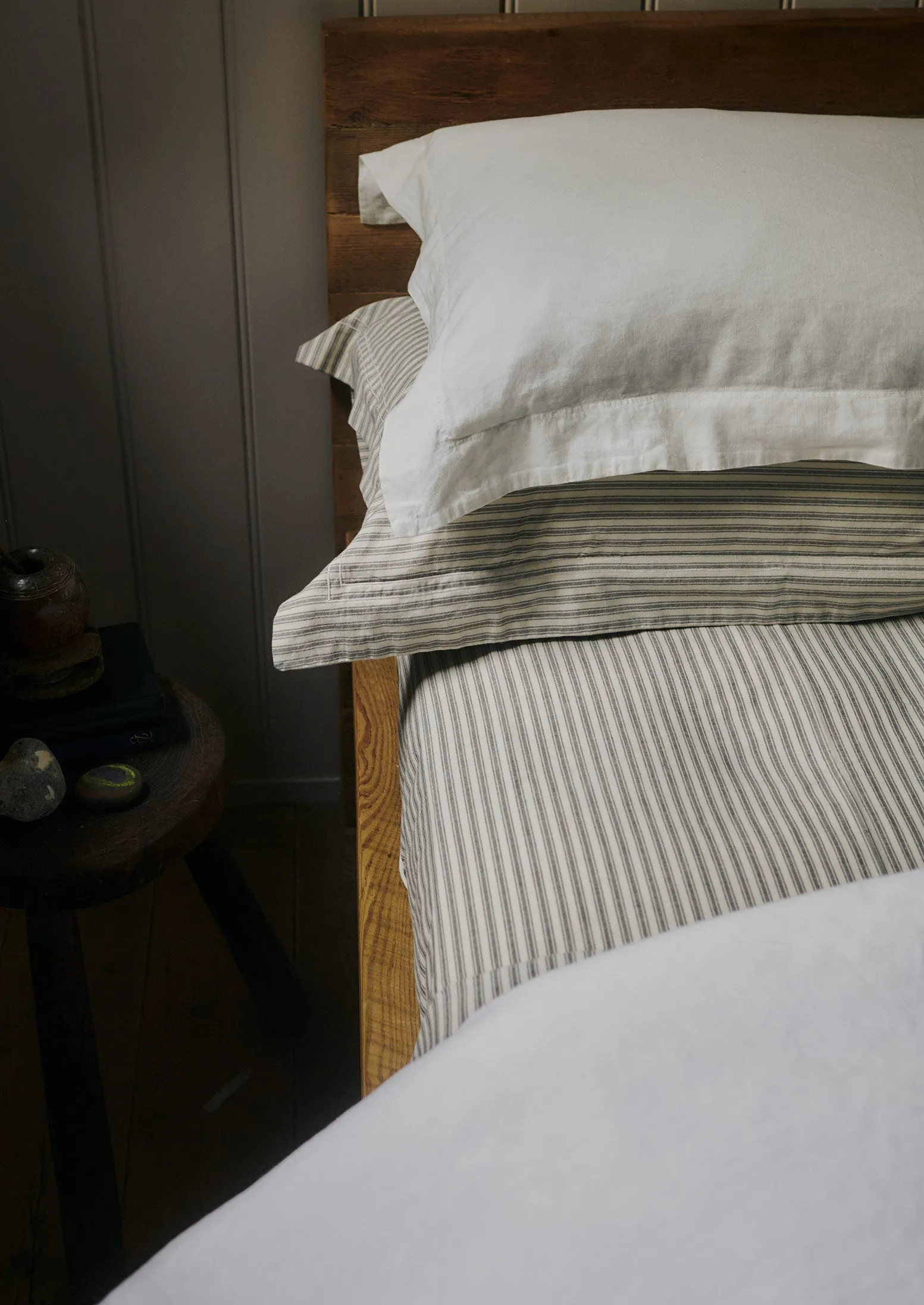 Organic Cotton Ticking Stripe Fitted Sheet | Ecru/Graphite