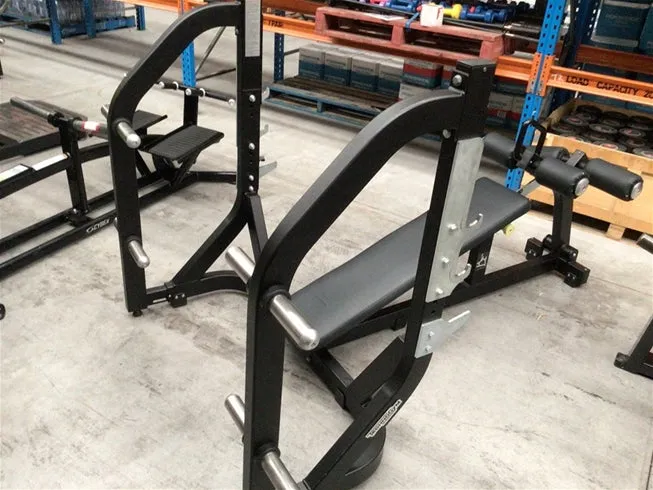 Technogym Decline Bench Press(FLOOR STOCK PICK UP ONLY MELBOURNE)